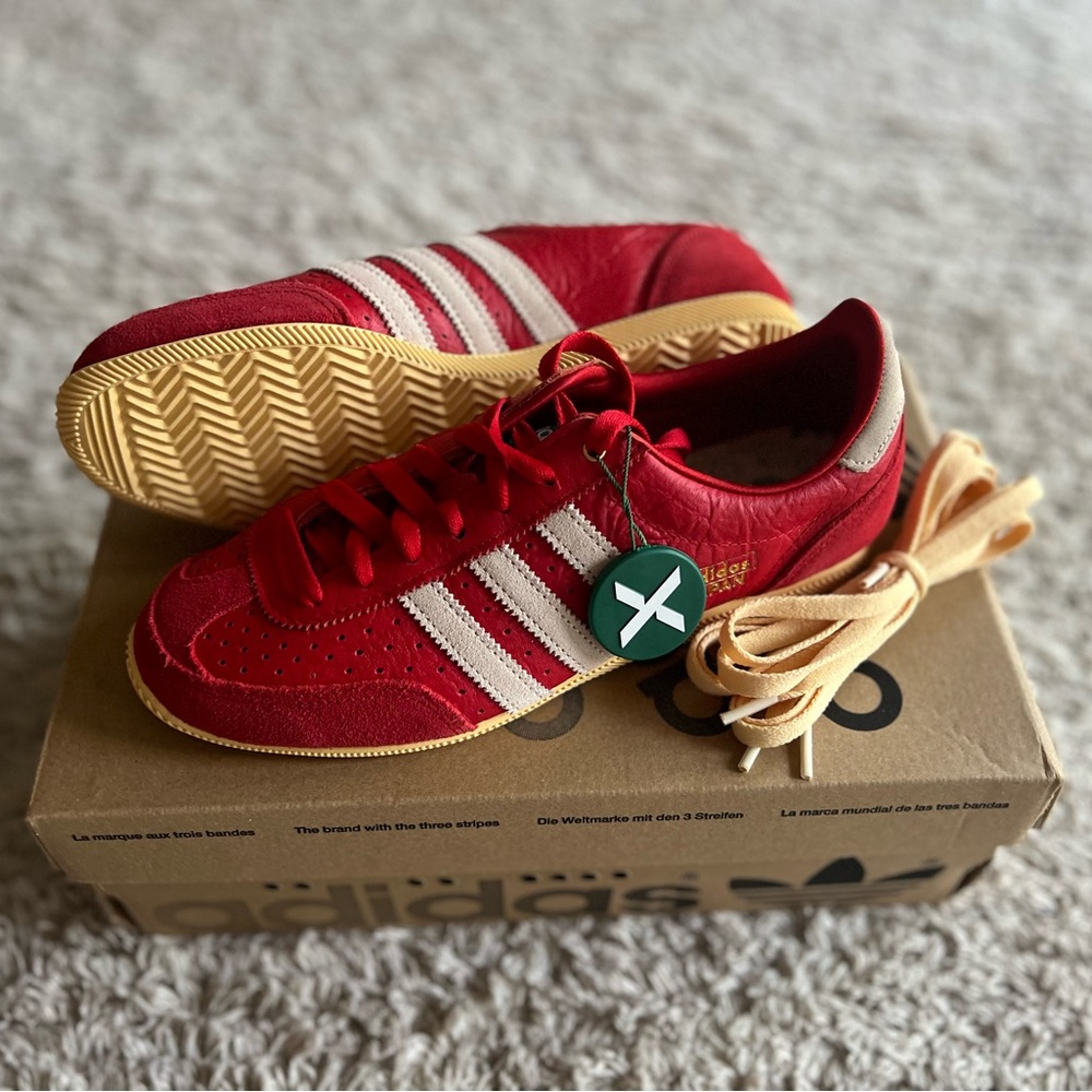 Adidas Japan red sneakers (size W7.5) - Picture 2 of 6
